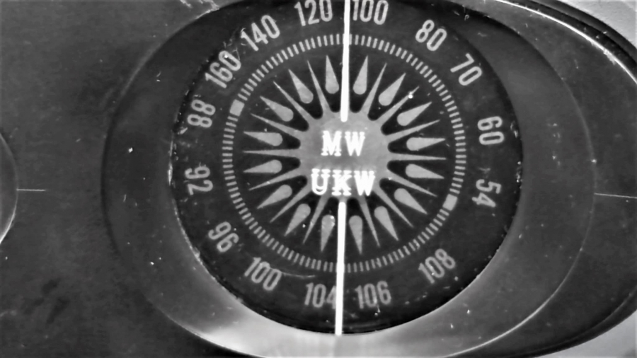 1970 BRUNS KOBALT MAVİSİ RENKDE 220 VOLT UKV MW DIGITAL CLOCK RADİO ALARM YAPRAK SAAT GERMNY