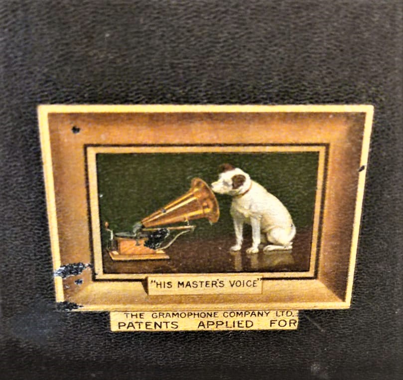 1920 HIS MASTERS VOICE GRAMOPOHNE SAHİBİNİN SESİ TAŞ PLAK CALAR  AHŞAP CANTA GRAMOFON