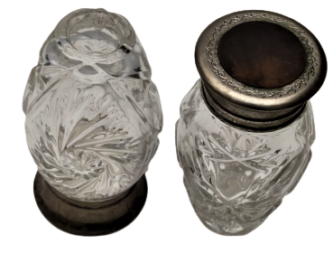 OSMANLI PAZARINA FRANSADA YAPIMIŞ İKİ ADET KESME KRISTAL KAPAKLAR BAG RIHDAN TOZU SAKLAMA KABI