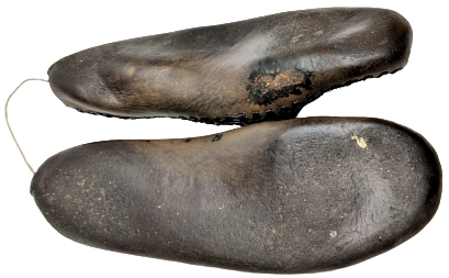 1800 OSMANLI EL YAPIM SARAY İŞİ YAZLIK KAHVERENGİ ON KISMI KAFES ÖRME TAMAMI KÖSELE AYAKKABI TAM BİR KÖLEKSİYON ÜRÜNÜDÜR