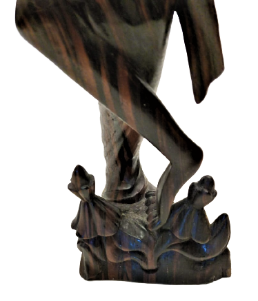 1970 TİK AGACINDAN KESİLMİŞ TEK PARCADAN YAPILMIŞ TAMAMI EL OYMASI  SEVDİGİNE MEYVE İKRAM EDEN KADIN FİGURU