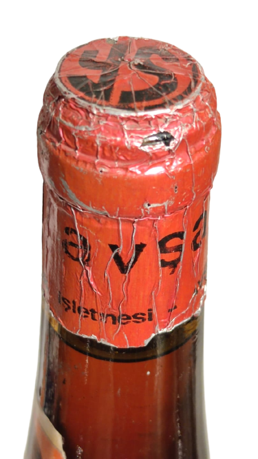 1960 DOLU  70 LİK MANTAR TIPALI KAPAGI ACILMAMIŞ AVSA  ŞEMPANZE ŞARAP ŞİŞE ÜZERİNE SARILMIŞ KABARTMA ŞEMPAZE