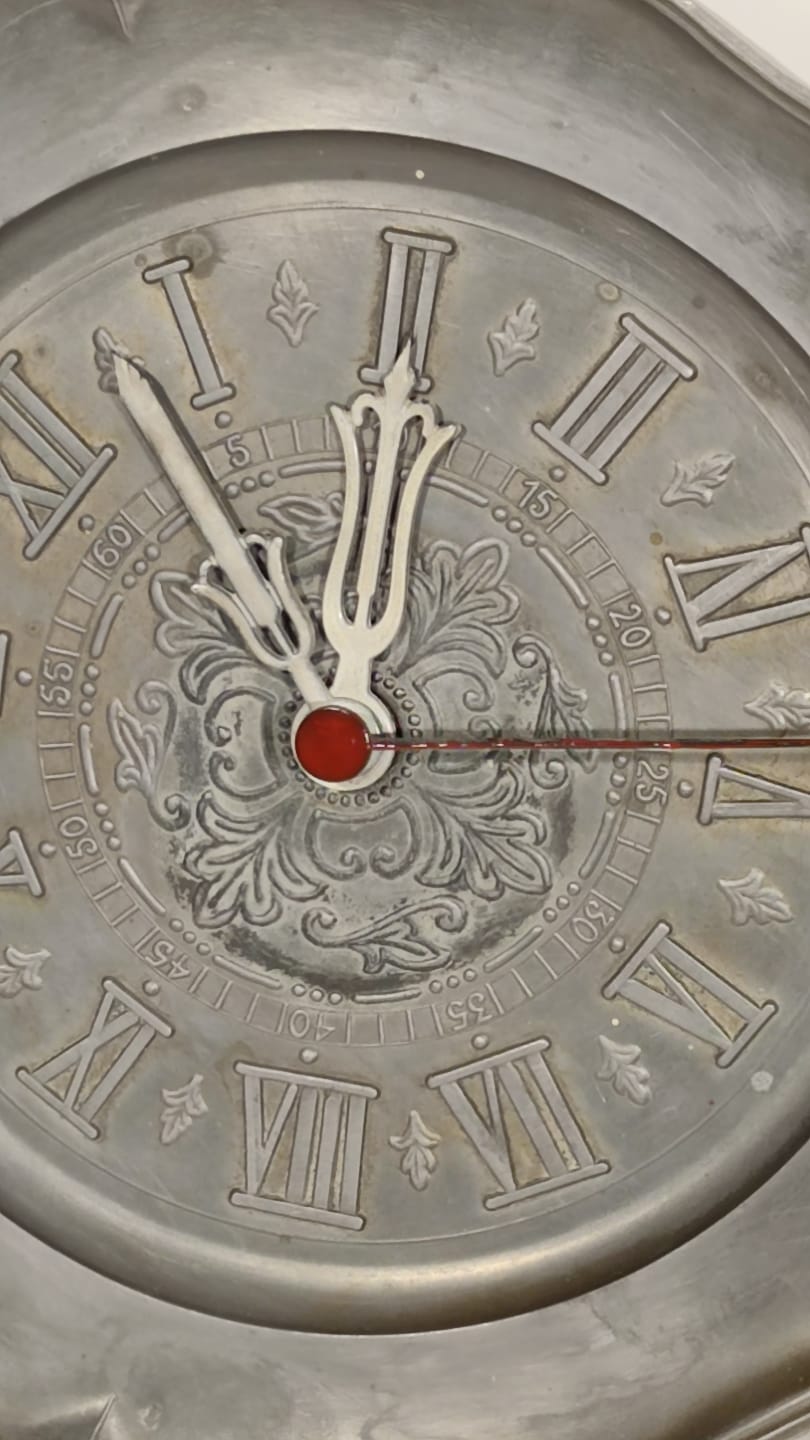 1940 ALMAN QUARTZ MAKİNE REIN ZİNN ZİN DÖKÜM DAMGALI ROMEN RAKAMLI DUVAR SAATİ