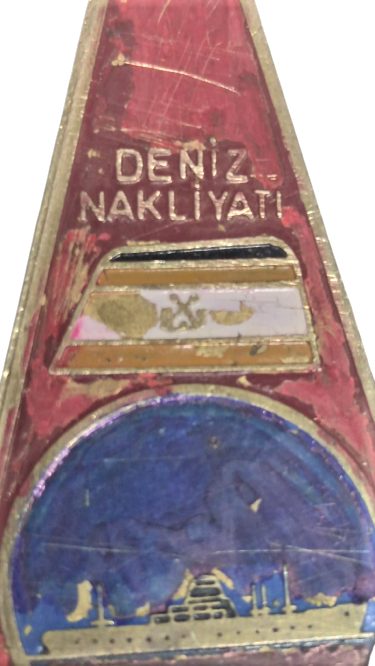 DENİZ NAKLİYAT VE RAY SİGORTA CİFT TARAFLI KABARTMA SARI METALDEN  ANAHTARLIK