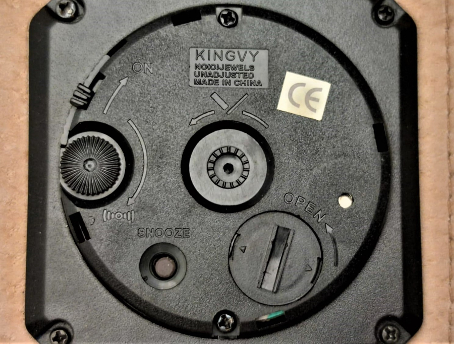 1970 DERİ FERMUARLI DAMART QUARZT CLOCK ALARMLI SEYEHAT SAATİ