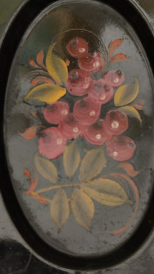 1920 SSCB  METAL SİYAH ZEMİN İCERLERİ EL BOYAMA FARKLI CİCEK MOTİFLERİ OLAN SUNUM TABAKLARI