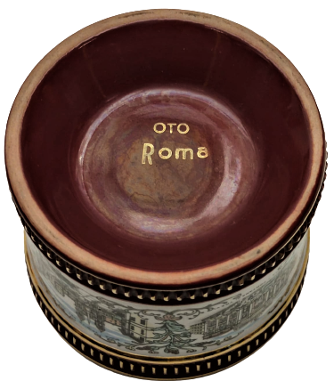 KOLOZYUM FORMDA ROMA NIN TARİHİ YERLERİNİN RESMEDİLMİŞ OLDUGU KAHVERENK VE ALTIN CEKMELER OLAN PORSELEN CİFT KÜLLÜK