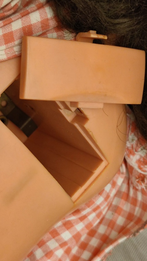 1960 VINTAGE GÖTZ PUPPE  2071/52 YURUYEN GÖZLERİ HAREKETLİ AYAKKABILI DERİ ETEK VE YELEKKLİ ADIM ATAK MEKANİK PİLLİ BEBEK