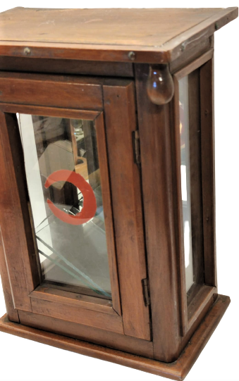 OSMANLI ECZA DOLABI EL YAPIM ON CAMINDA HİLAL KOMPLE MASİF İCİ AYNALI ÜC TARAFI CAMLI İCERSİNDE İKİ CAM RAF KAPISI METAL MANDALLI