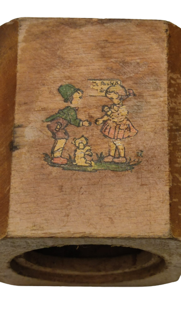 TÜRK CUMHURİYETİ ZİRAAT BABKASI AHŞAP KUMBARA UZRİNDE 2 ADEY BASKI RESİM 2 ADEY KABARTA VARDIR