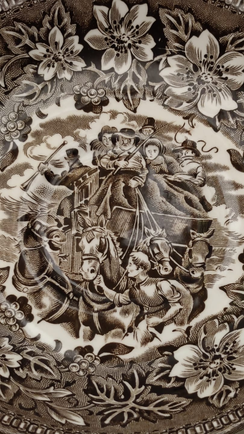 1828 COACHİNG TAVERNS ROYAL TUDOR STAFFORDSHIRE ENGLAND PORSELEN DUVAR TABAGI 4  ATLI POSTA ARABASI 