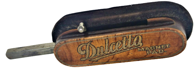 1940 DULCETTO MAGNET PAD NADİR 78 DEVİR GRAMOFON TAŞ PLAK TEMİZLEYİCİ  MANİVELALI MIKNATISLI 