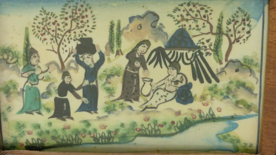 KEMİK ÜZERİNE KOMPLE EL CİZİM SANATCI İŞİ  MINYATUR YAGLI BOYA RESİM SUNTANA HİZMET EDERLERKEN RESMEDİLMİŞ MASİF ORJINAL CERCEVESİNDE