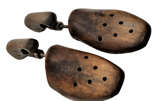 1950 GECHA AHŞAP CİFT METAL BURGU VİDALAMA AYARLI MARKALI BOT VE AYAKKABI KALIBI 