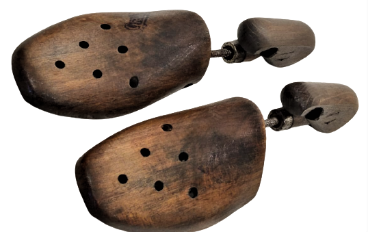 1950 GECHA AHŞAP CİFT METAL BURGU VİDALAMA AYARLI MARKALI BOT VE AYAKKABI KALIBI 