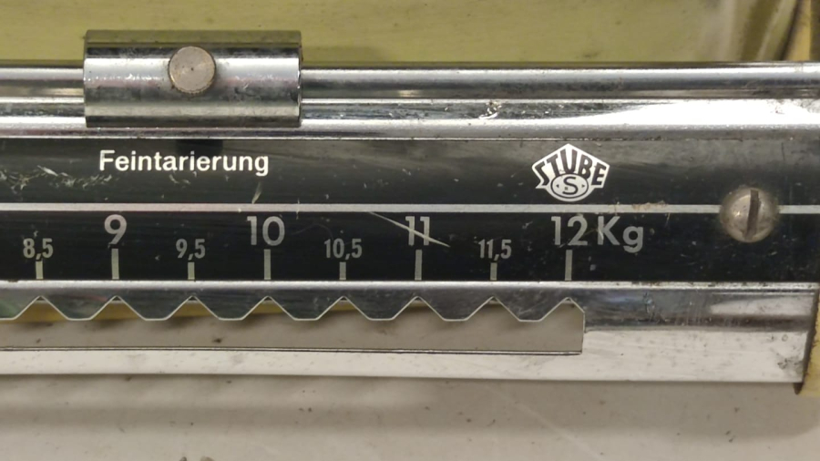 1950 STUBE METAL MAKANİK KROM KEFELİ 500 GR İNCE DARA ALMA ÖZELLİKLİ 12 KİLO TARTABİLEN MUTFAK TERAZİSİ