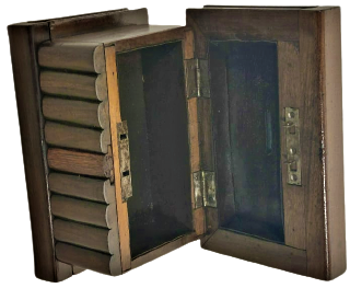 HAPISHANE MAHKUMLARIN YAPTIGI AHŞAP ŞİFRELİ GİZLİ ANAHTAR BÖLMELİ GİZLİ BÖLMESİ OLAN EL YAPIMI MASİF KUTU KAPAKLI KİLİTLİ KUMBARA