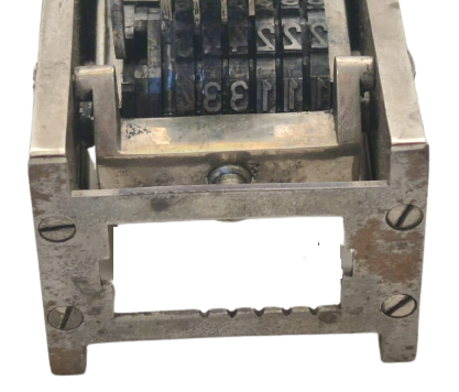 1950 REINER BGK NUMARATÖR MEKANİK SIRALI ALTI RAKKAMLI BASKI KABİLİYETLİ PİRİNC KROM KAPLAMA MEKANİZMALI BAKALIT SİYAH TUTMA YERLİ