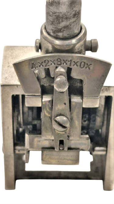 1950 REINER BGK NUMARATÖR MEKANİK SIRALI ALTI RAKKAMLI BASKI KABİLİYETLİ PİRİNC KROM KAPLAMA MEKANİZMALI BAKALIT SİYAH TUTMA YERLİ