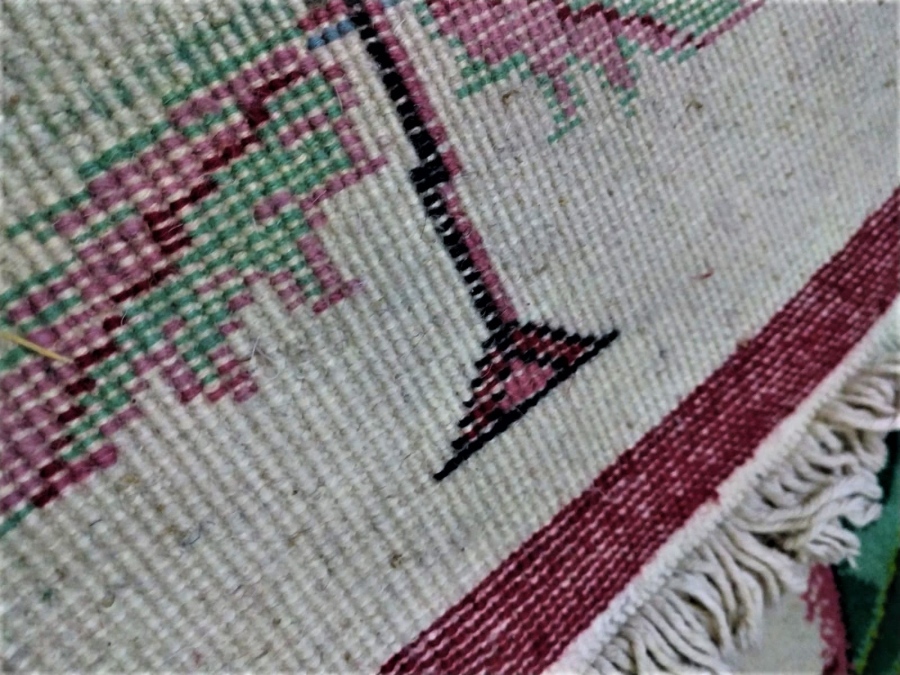 İSPARTA EL DOKUMA KÖK BOYA YÜN DUVAR HALISI GÖBEKLİ ÜZERİ AYETLİ 