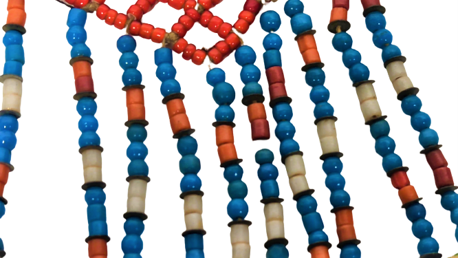 COK ESKİ ŞAMAN İŞİ NAZARLIK ÜZERİNDE BİR ÇOK TILSIMLARI BULUNAN ELDE YAPILMA ÜZERİ İŞLEME UFLEME CAM RENKLİ BONCUKLU DUVARA KAPIYA ASILAN BEREKET