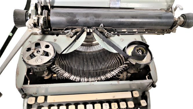 1950 REMİNGTON RAND TYPEWRİTER  MEKANİK BEYAZ BAKALİT TUŞLU METAL DÖKÜM GİRI RENKDE KASA SORUNSUZ CALIŞAN  DAKTİLO EF KLAVYE 