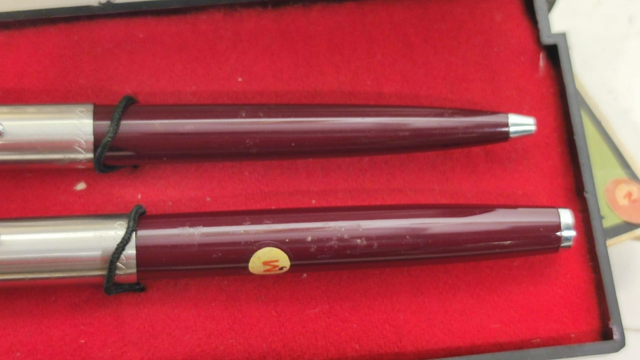 SCRIKSS DOLMA KALEM TAKIM NO 44 KUTUSUNDA KULLANILMAMIŞ TAKIM TUKENMEZ VE POMPALI DOLMAKALEM BORDO RENKDE