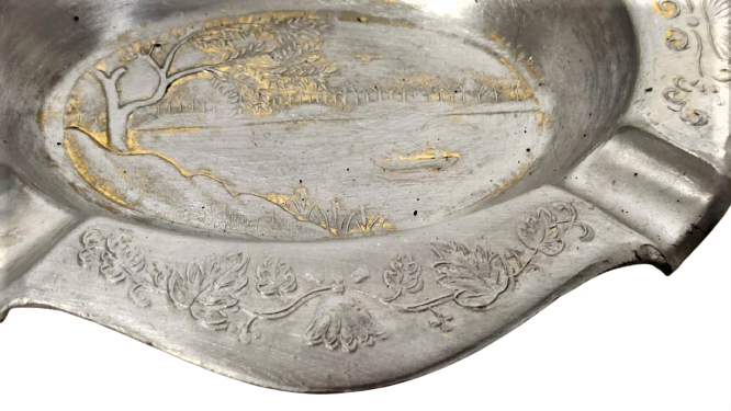 ALİMÜNYUM İCERSİNDE MANZARA GÖLDE SANDALLA BALIK TUTAN ADAM  RESMİ BULUNAN KULLÜK