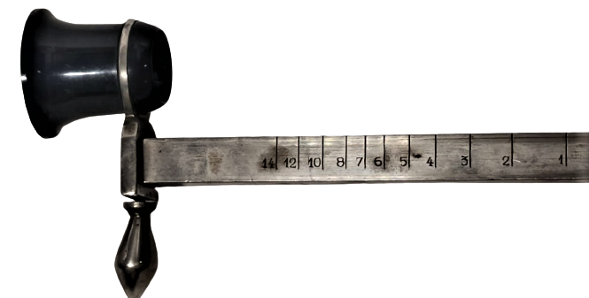 1930 GÖZ KONTROL CİHAZI GÖZLUK ALIRKEN  UZAK YAKIN CAMLARININ NUMARASINI BELİRLENMESİNDE KULLANILIR