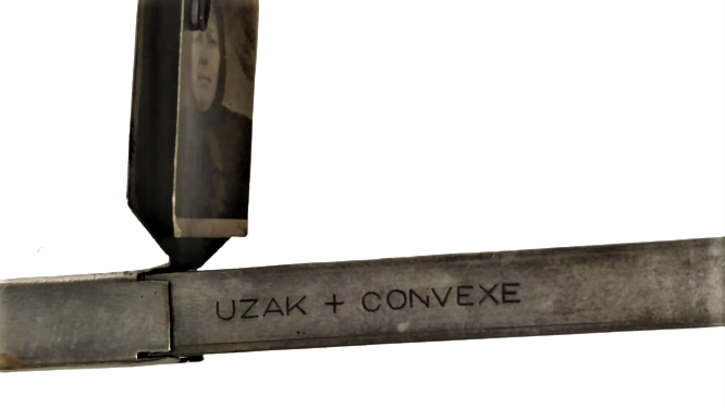 1930 GÖZ KONTROL CİHAZI GÖZLUK ALIRKEN  UZAK YAKIN CAMLARININ NUMARASINI BELİRLENMESİNDE KULLANILIR