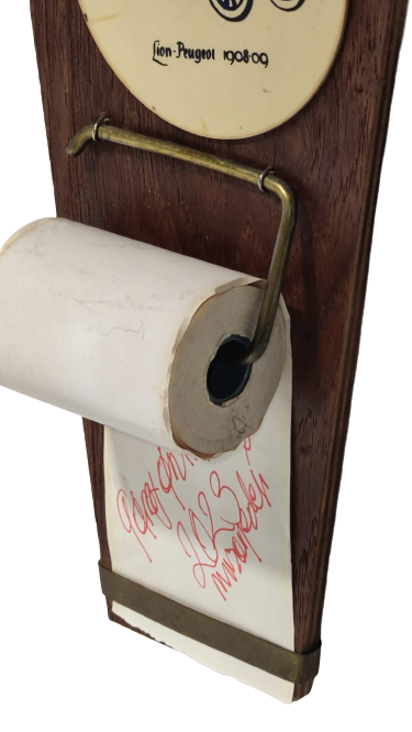 1960 NOT YAZMA  AHŞAP ÜZERİNE TAKILAN RULO KAGIDA YAZILIR VE KESİLİR  LION PEUGEOT 1908 GÖRSELLİ