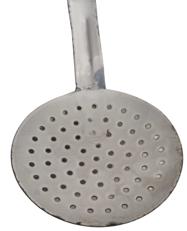 1950 BEYAZ EMAYE SAPLI KEPCE VE DELİKLİ ŞÜZCEC KEPCE TAKIMI 