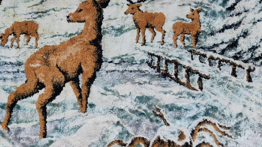 1960 FİLOŞ EL TEZGAH DOKUMASI GEYİK CEYLAN AİLESİYLE SÜRÜ ŞEKLİNDE GEZERKEN CANLI RENKLERDE DUVAR HALISI