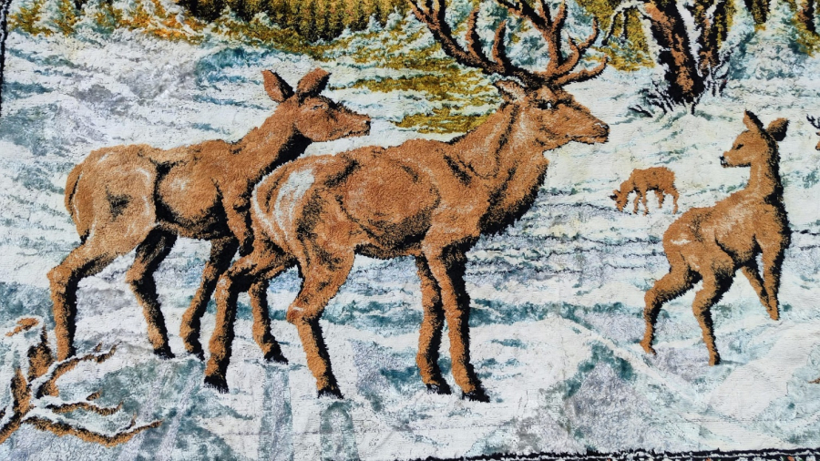 1960 FİLOŞ EL TEZGAH DOKUMASI GEYİK CEYLAN AİLESİYLE SÜRÜ ŞEKLİNDE GEZERKEN CANLI RENKLERDE DUVAR HALISI