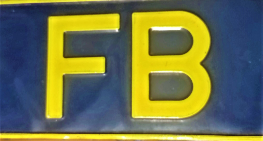 1970 FENERBAHCE SARI LACİVERT RENKLERDE PLAKA  ALÜMİNYUM ÜZERİNE KABARTMA BASKI