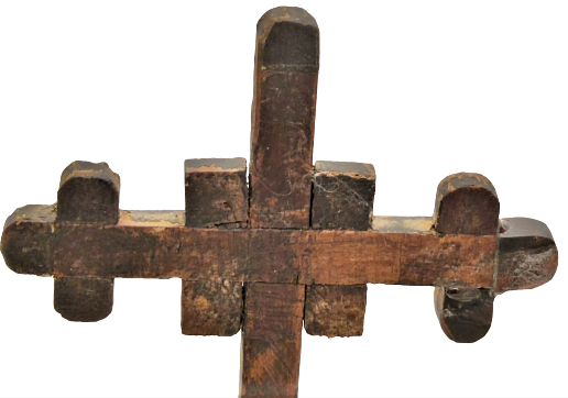 1900 AHŞAP KAİDE ÜZERİNDE PARCALI İSTAVROZ ALTTA SEDEF ÜZERİ KALEM İŞİ ELİNDE HAC TUTAN HAZRETİ  İSA İŞLEME AYİNLERDE KULLANILAN HAC