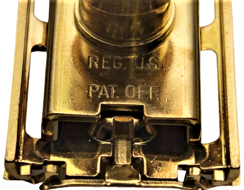 1966 GILLETTE ARISTOCRAT GOLD PLATED ADJUSTABLE SAFETY RAZOR IN ORIGINAL CASE 24 K GOLD PLATE FUL AYARLI TRAŞ MAKİNESİ