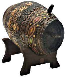 AHŞAP FICI MEŞE AHŞAP PARCALI BAGLANARAK ELDE YAPILMIŞ ALT KAİDELİ MUSLUKLU ÜZERİ EL İŞCİLİKLİ UFAK BOYDA