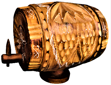 AHŞAP ÜZERİ EL OYMA ÜZÜM SALKIMLI EL YAPIM 4 LİTRELİK KAİDELİ MUSLUKLU FICI TAMAMEN EL YAPIMIDIR