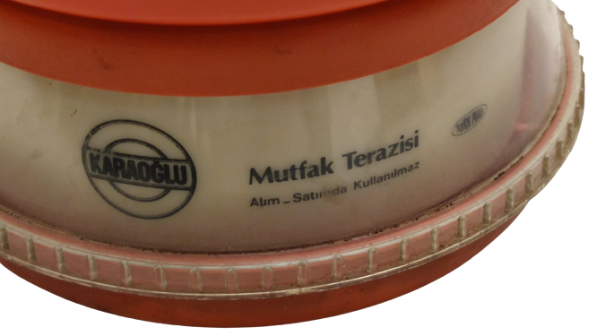 RETRO KARAOGLU MUTFAK TERAZİSİ PORTAKAL ORANJ RENK 2 KİLO CEKERİ OLAN SORUNSUZ TERAZİ