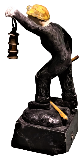 1970 ZONGULDAK KÖMÜR CIKARAN MADENCİ ELİNDE FENERİ KAZMA VE KUREKLİ GECE LAMBASI