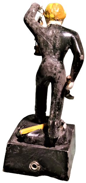 1970 ZONGULDAK KÖMÜR CIKARAN MADENCİ ELİNDE FENERİ KAZMA VE KUREKLİ GECE LAMBASI