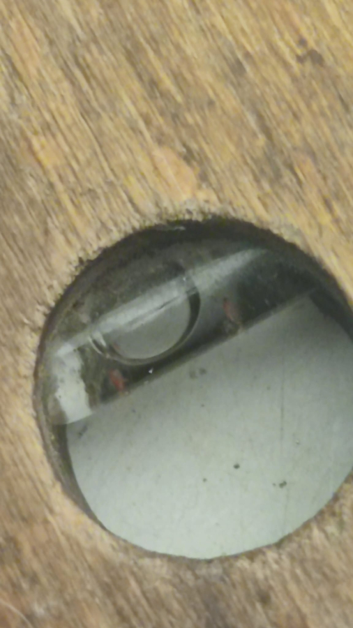 TERAZİ AHŞAP KENARLAR SAAT KISMI PİRİNC PILAKALARLA KAPATILMIŞ SU TERAZİSİ