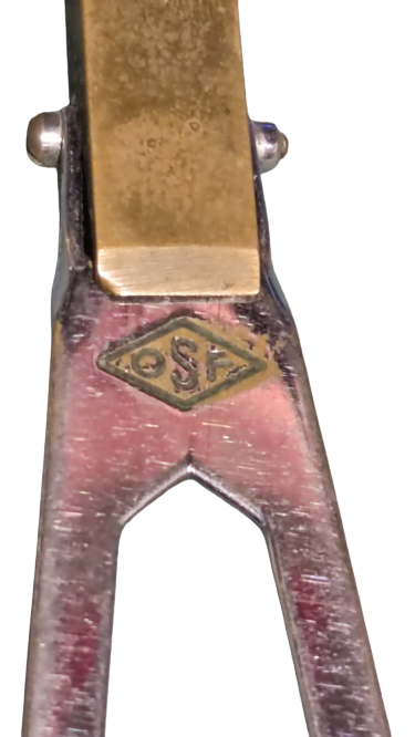 1930 DOKTORLARIN TIP GÖZ KONTROL ETMELERİNDE KULLANILAN AYNALI MERCEKLİ HAREKETLİ ALET