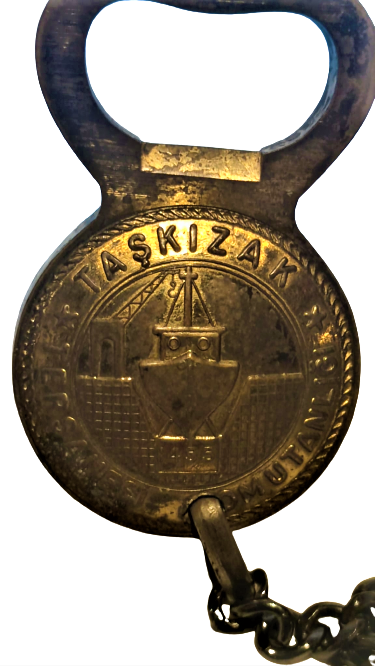 1455 TAŞKIZAK TERSANESİ KOMUTANLIGI    28 TEMMUZ 1983 1000 DWT TANKER BRONZ  ŞİŞE KAPAGI ACACAK 