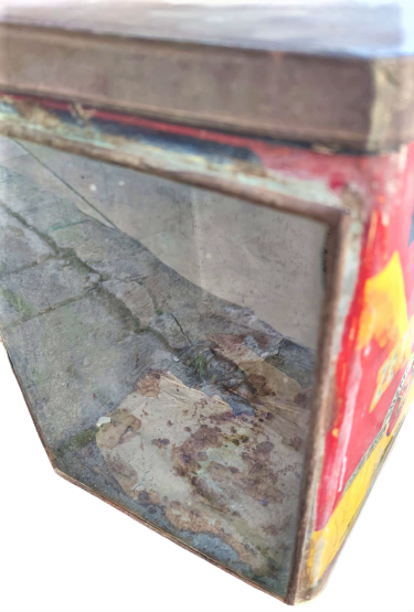 1950 AYVALIK TAYLAN ZEYTİNYAGLARI ZEYTİN SATIŞINDA KULLANILAN CEMEKANLI 20 KİLOLUK REKLAM BASKILI TENEKE KAPAKLI KUTU