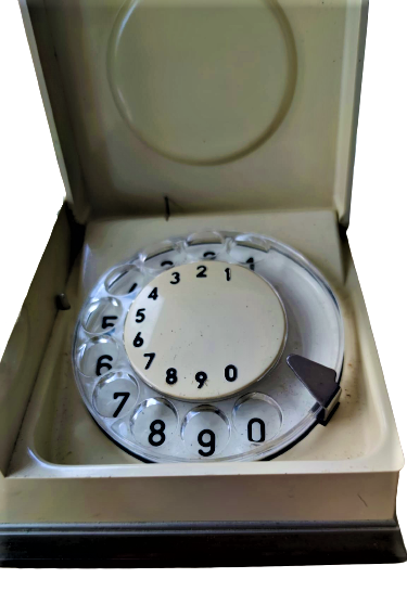 1980 ESKİ TİP ÇEVİRMELİ MEKANİK KREM RENKDE TELEFON TELKOM RWT MALWA POLONYA