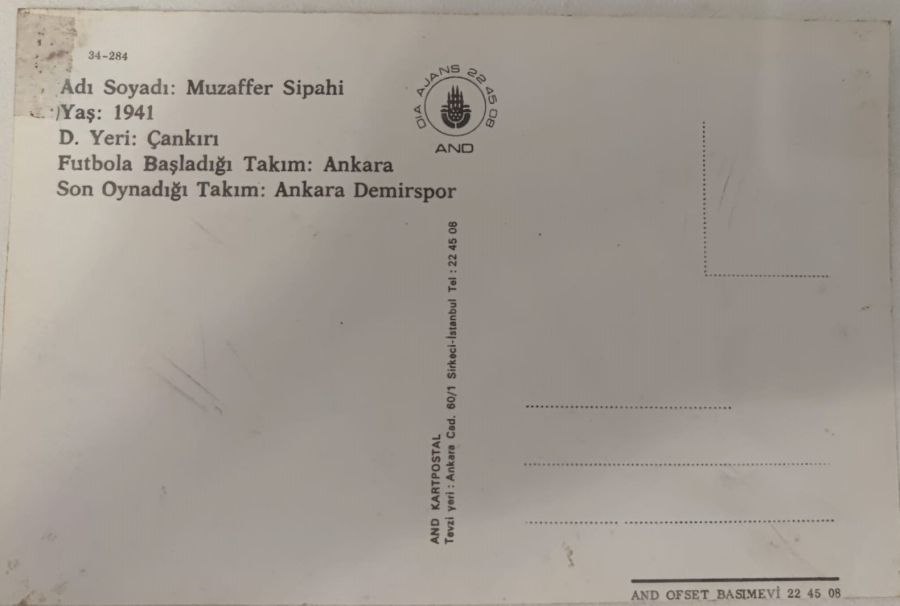 1970 YILLAR GALATASARAY OYUNCUSU MUZAFFER SİPAHİ GATASARAY FUTBOL TAKIM OYUNCUSU SARI KIRMIZI PARCALI FORMA İLE 