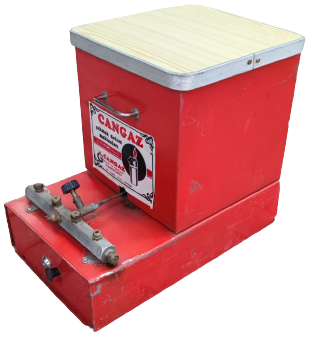 1970 CAKMAK DOLUM MAKİNASI  KIRMIZI METAL CEKMECELİ CEŞİTLİ DOLUM MUSLUKLARI BULUNAN SEYYAR GAZ DOLUM TEZGAHI