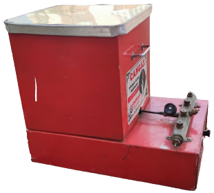 1970 CAKMAK DOLUM MAKİNASI  KIRMIZI METAL CEKMECELİ CEŞİTLİ DOLUM MUSLUKLARI BULUNAN SEYYAR GAZ DOLUM TEZGAHI